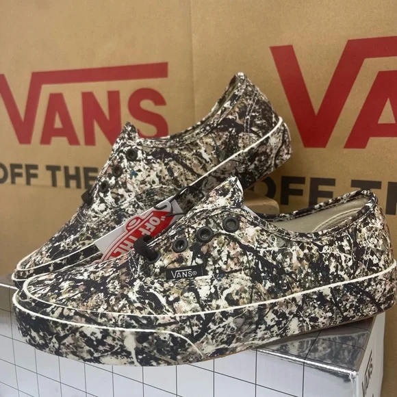 Vans Men’s Authentic
(Moma) Jackson Pollock Sneakers
VN0A2Z5|18K Abstract Black - Picture 3 of 16